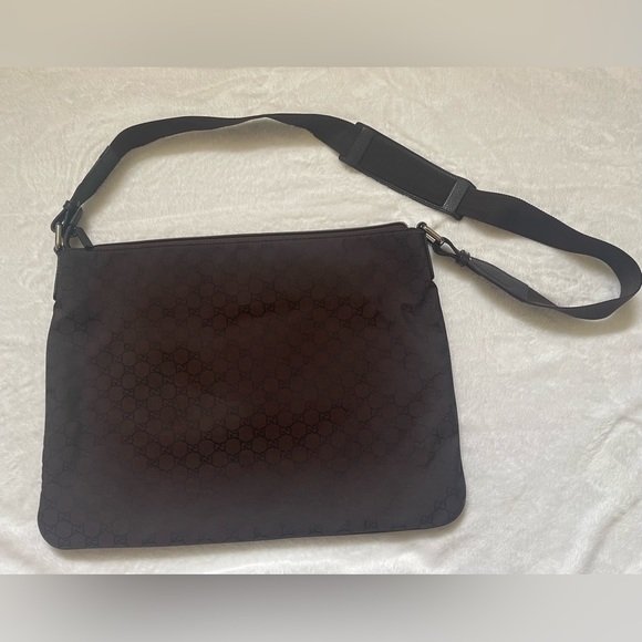 Gucci GG Nylon Messenger - Picture 2 of 8